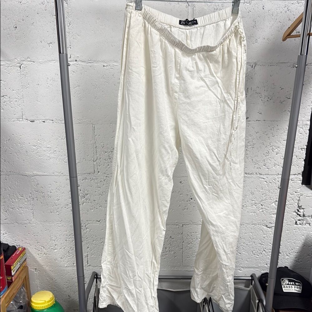 Zara White Lounge Pants - Size Medium Relaxed Fit Joggers - LIKE NEW